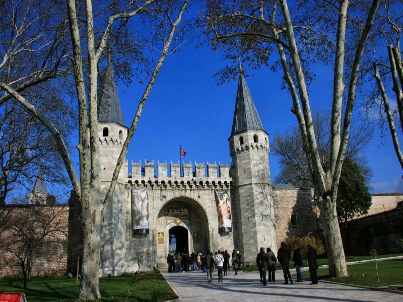 Посещение на стария султански дворец Топкапъ с екскурзовод на български език