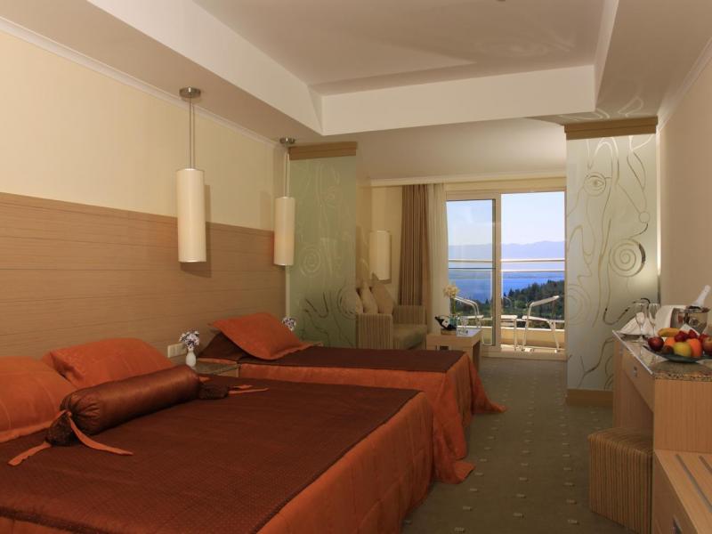 Лятно предложение в Хотел Sea Light Resort 5* в Кушадасъ