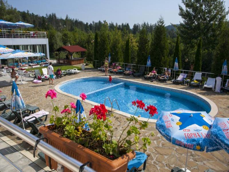 Великден в Релакс КООП, Вонеща вода