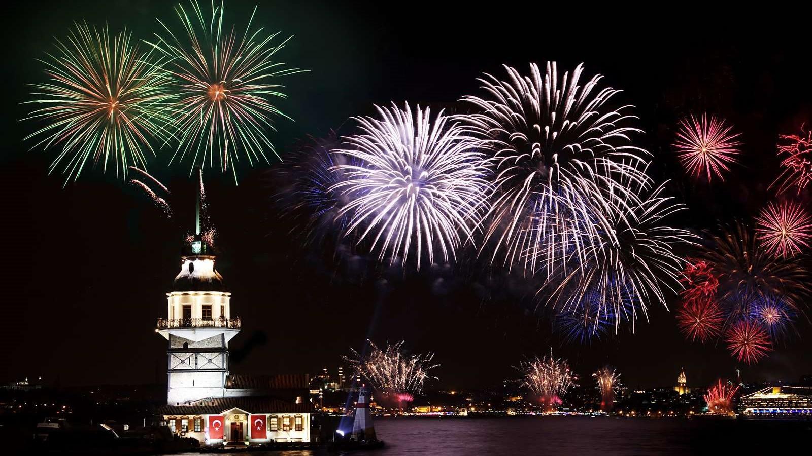 Хотел Holiday Inn 5*, Истанбул! 3 нощувки с автобус