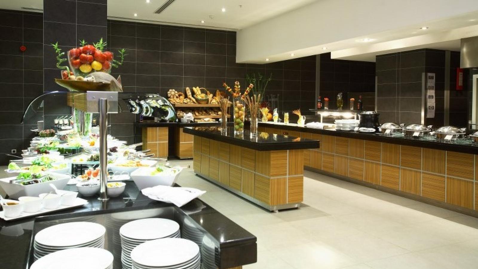 Хотел Holiday Inn 5*
