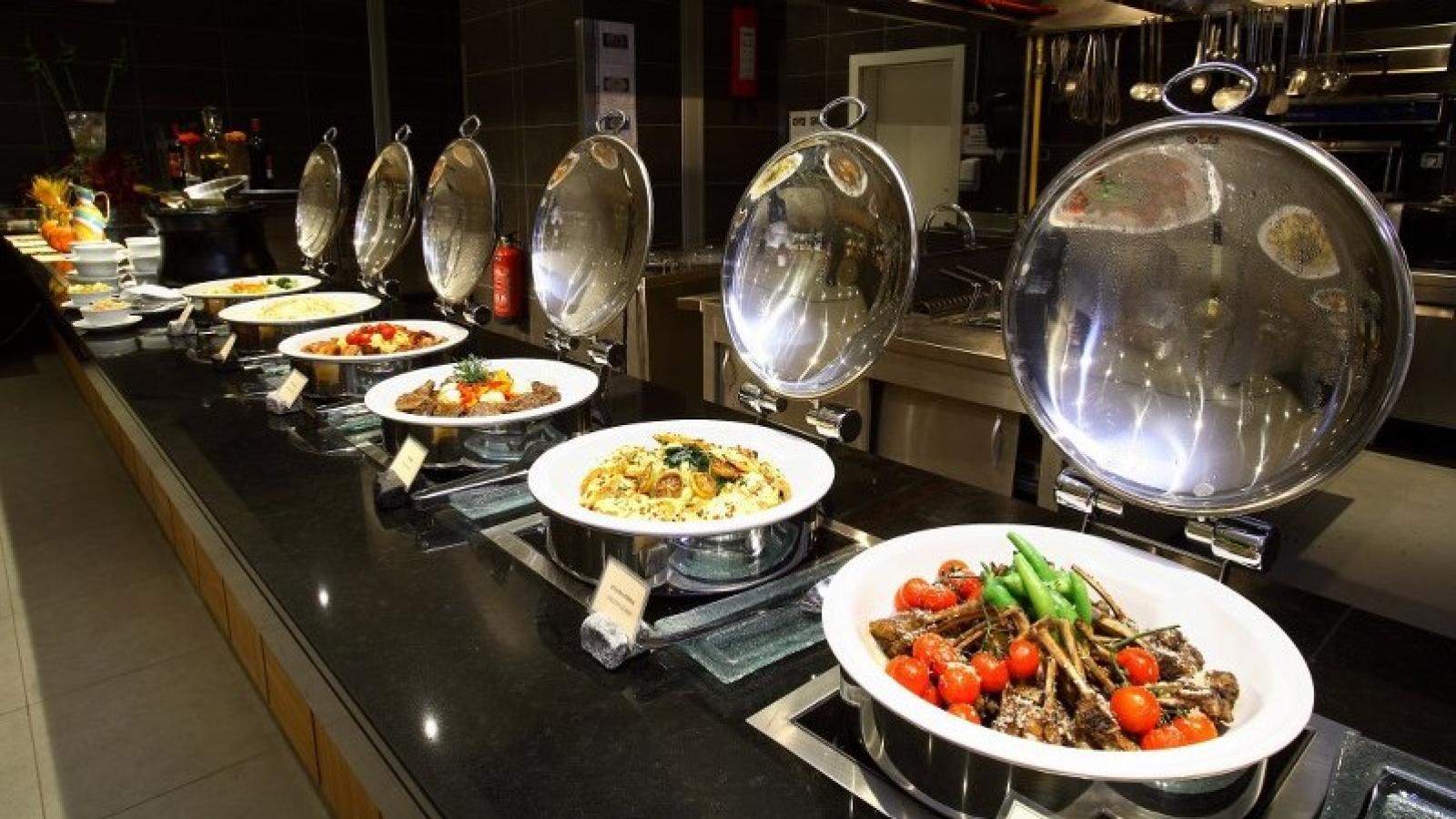 Хотел Holiday Inn 5*