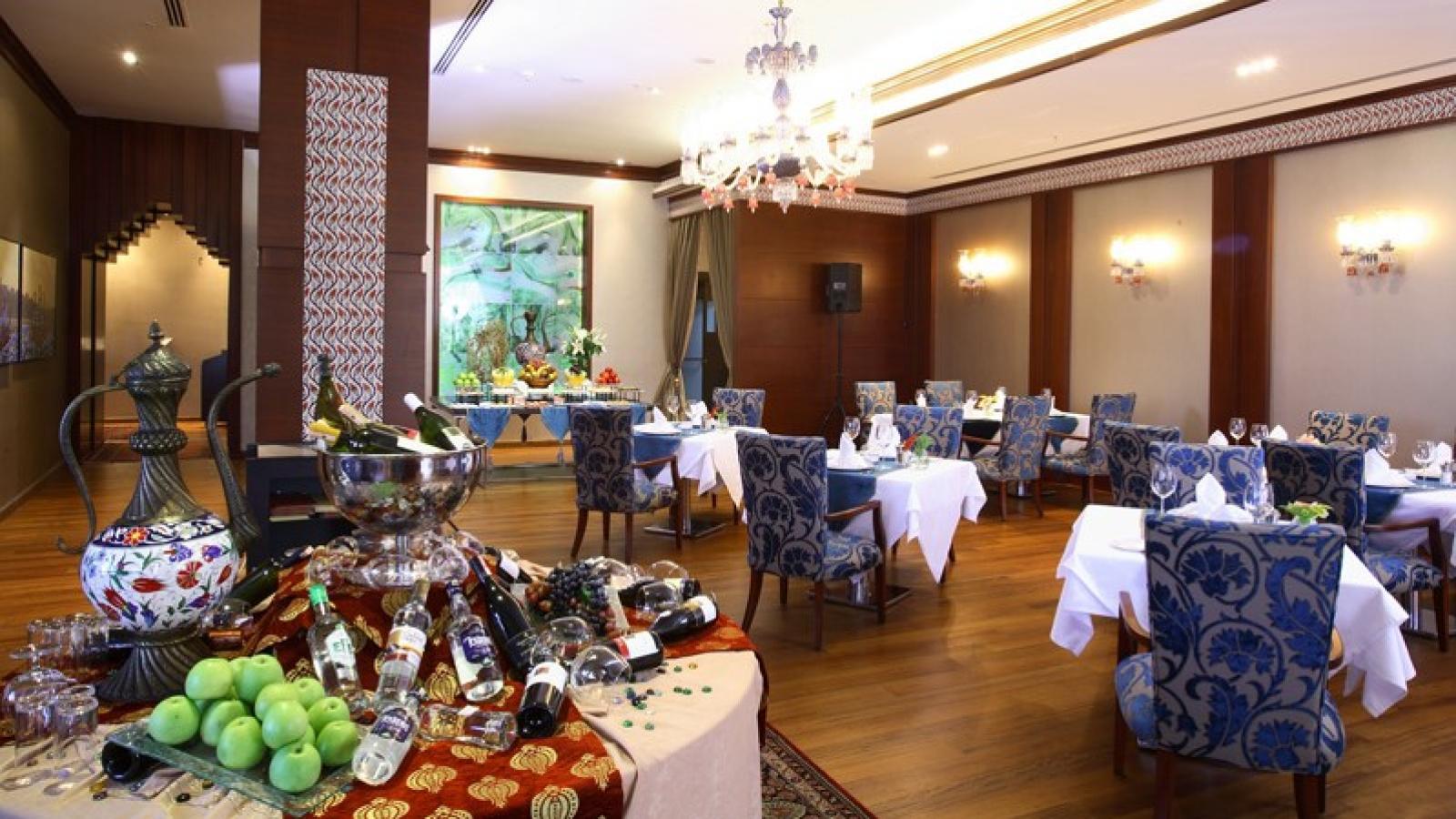Хотел Holiday Inn 5*, Истанбул! 3 нощувки собствен транспорт