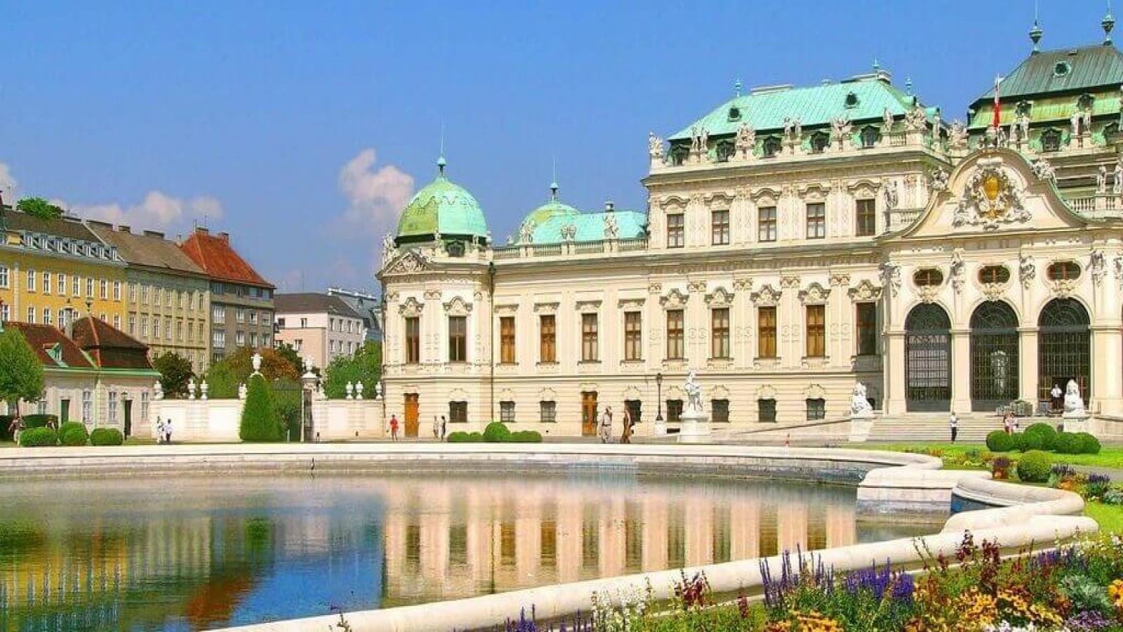 От Варна! Красивата и аристократична Виена