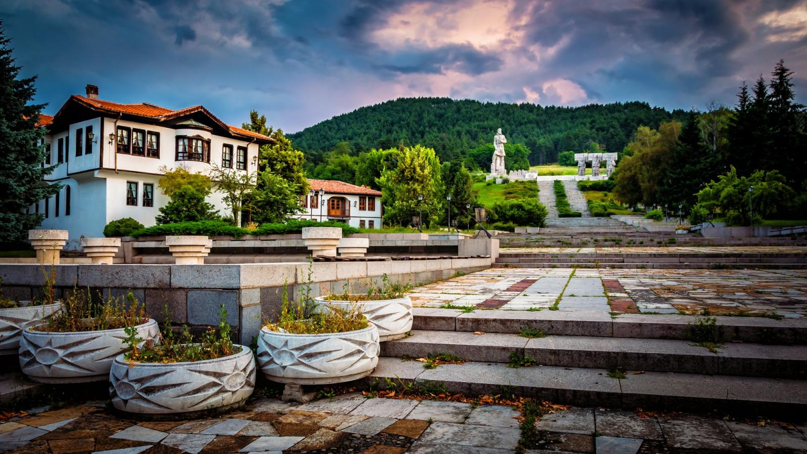 До Калофер, Шипка и Бузлуджа с Dary Travel