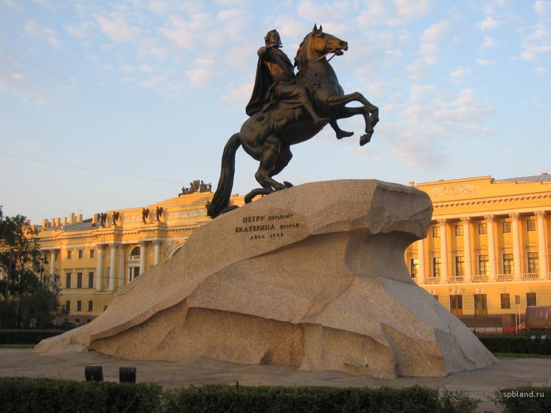 Москва и Белите нощи на Санкт Петербург