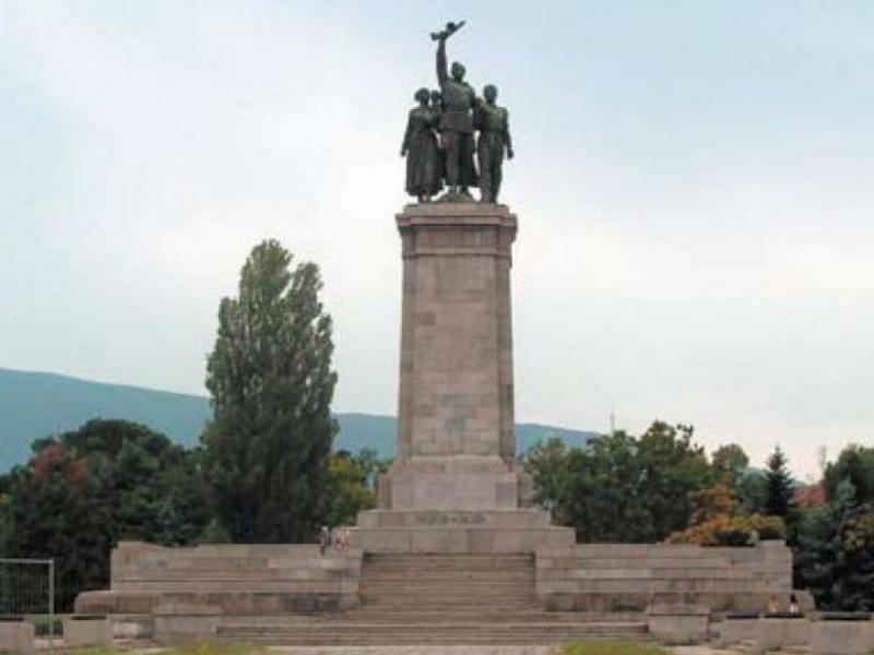 РАСТЕ, но не старее – СОФИЯ!